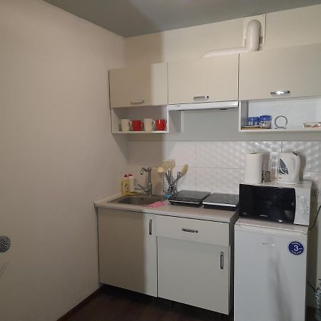 Modern Studio 15 Min To The City Centre Lviv Bagian luar foto