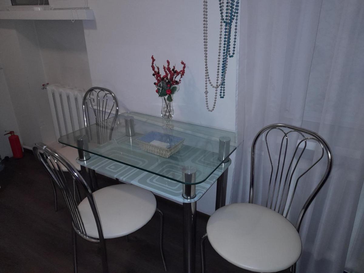 Modern Studio 15 Min To The City Centre Lviv Bagian luar foto