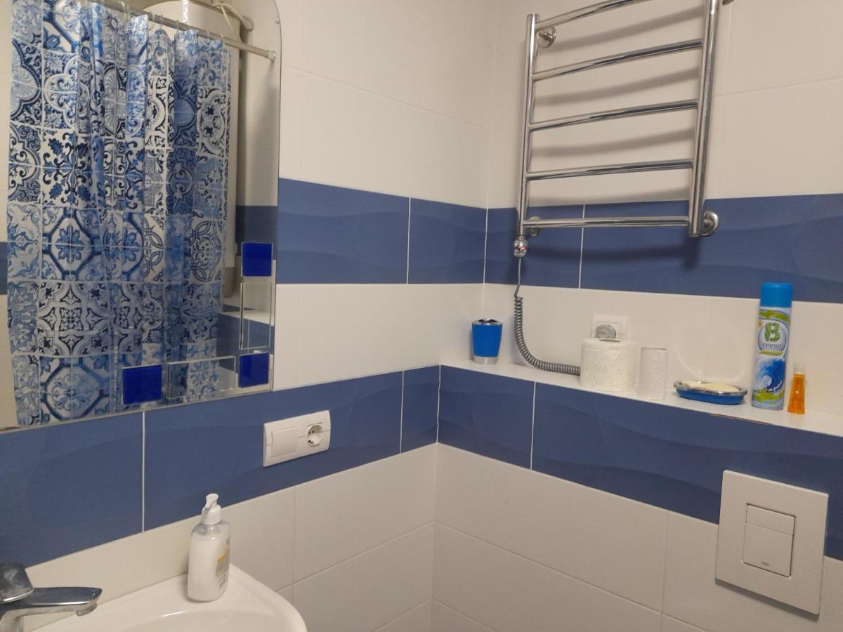 Modern Studio 15 Min To The City Centre Lviv Bagian luar foto